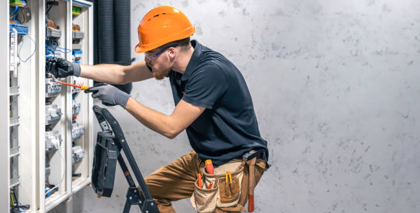 Best Residential Electrician Services  in Meadowood, PA